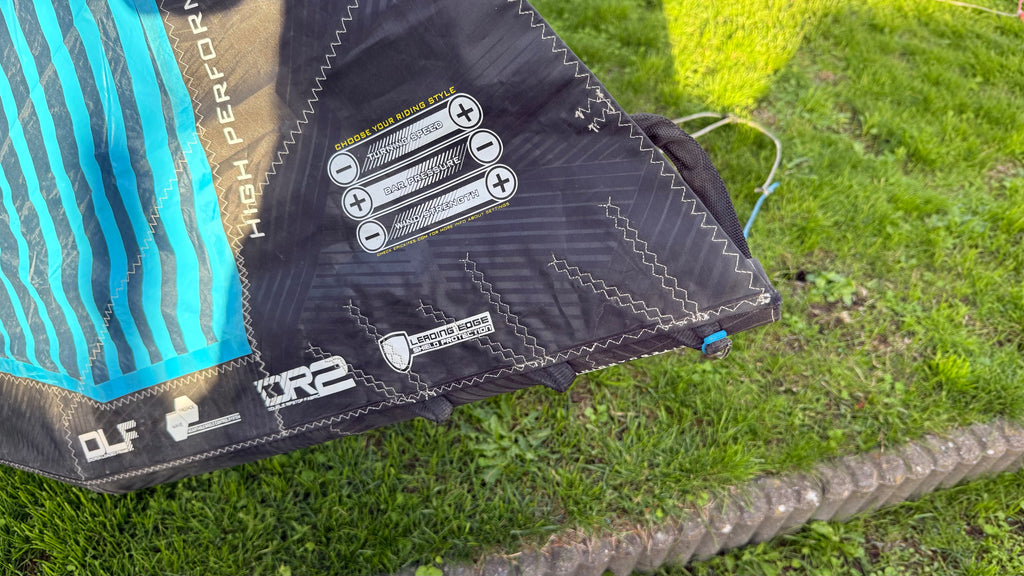 Shinn kiteboard + EPIC Screamer kites 9 & 7 + Duotone click-bar (new) + kitepump