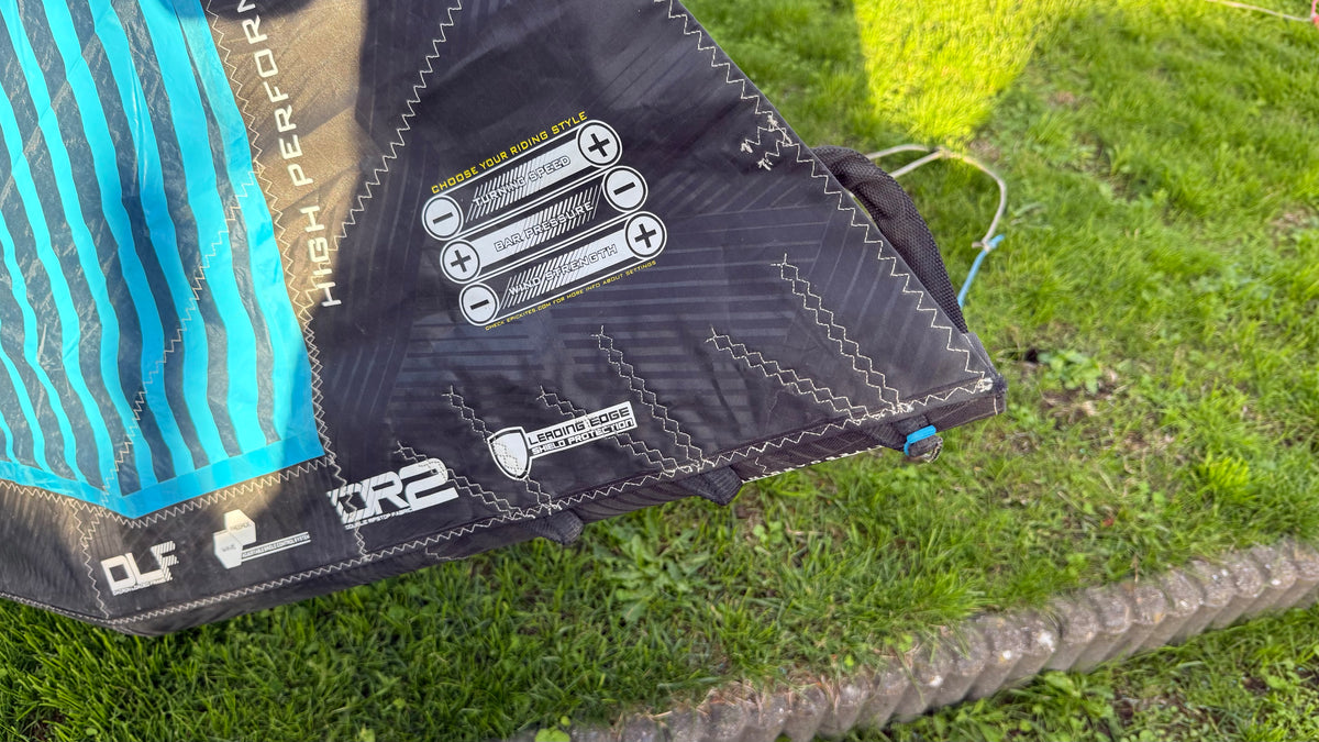 Shinn kiteboard + EPIC Screamer kites 9 & 7 + Duotone click-bar (new) + kitepump
