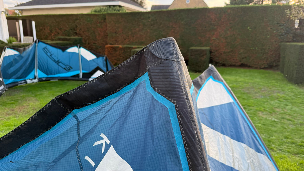 Shinn kiteboard + EPIC Screamer kites 9 & 7 + Duotone click-bar (new) + kitepump
